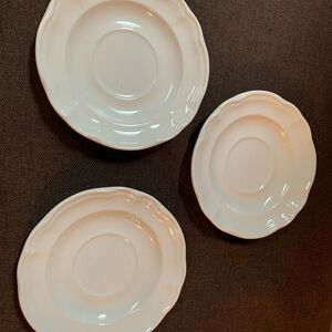 Elegant White Dinner Plate Set